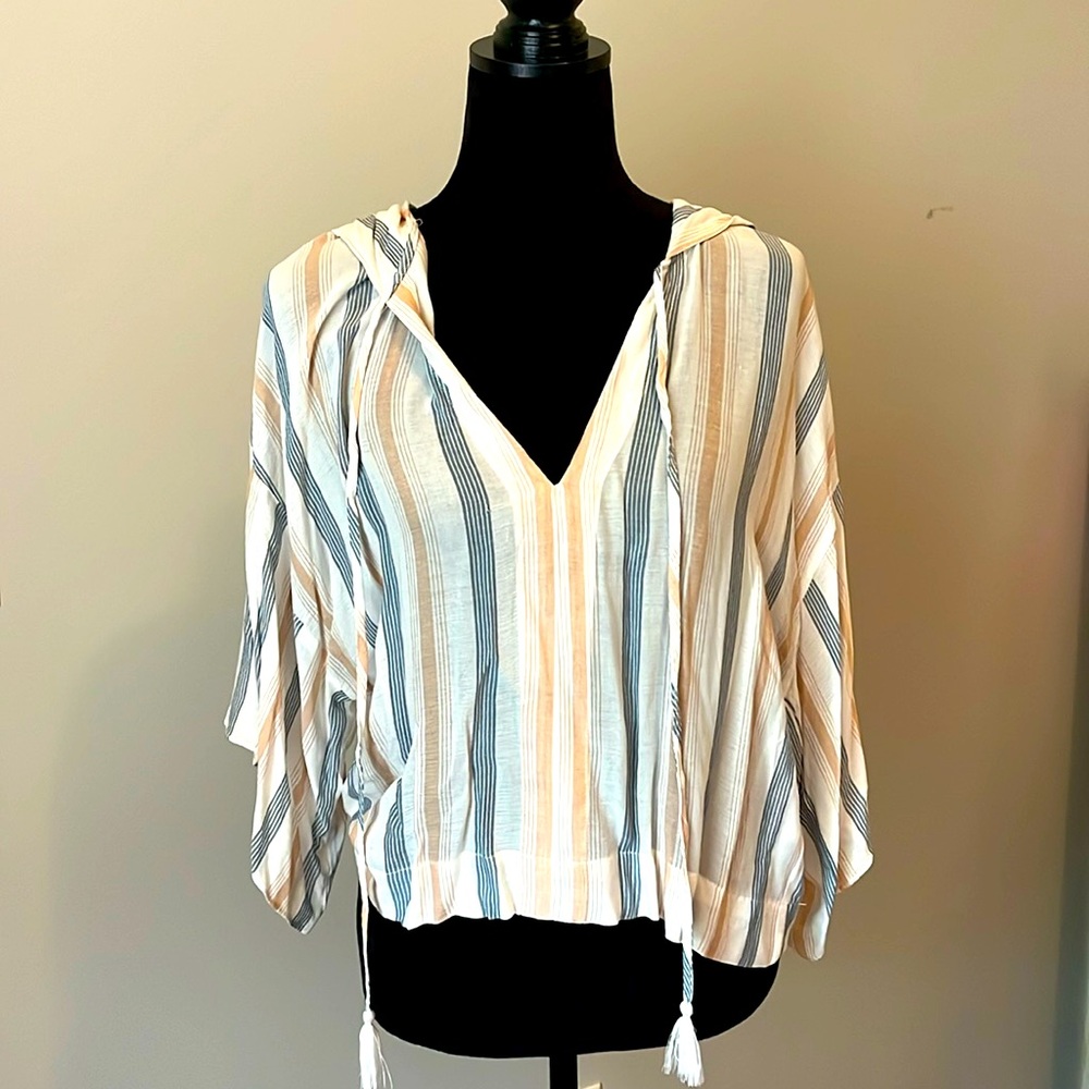 Striped hoodie top with front tie.